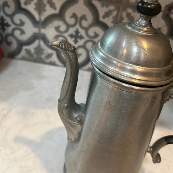 VINTAGE ONEIDA HEIRLOOM PEWTER TEAPOT- RARE & COLLECTIBLE - Picture 4 of 9